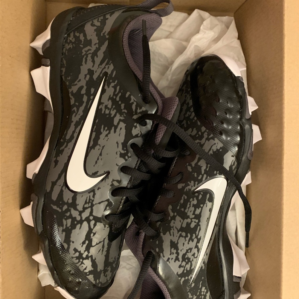 Women’s softball cleats